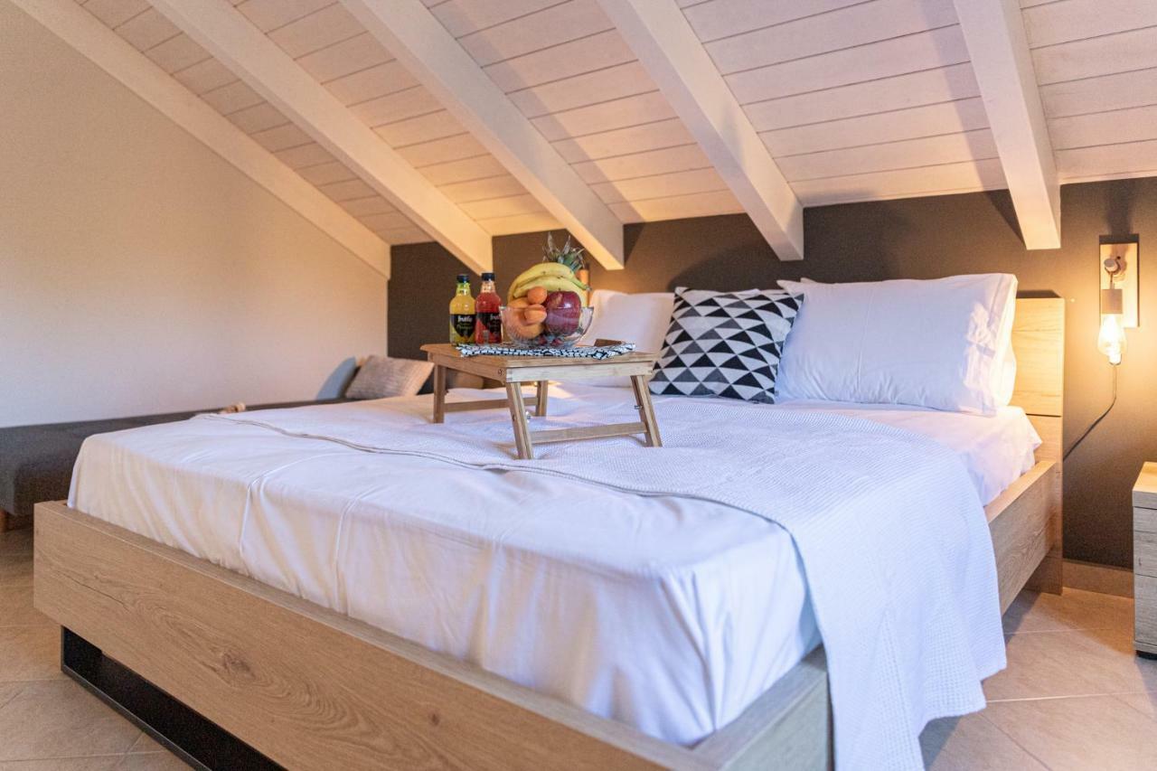 Gregory'S Loft Apartment Агия Анна Екстериор снимка