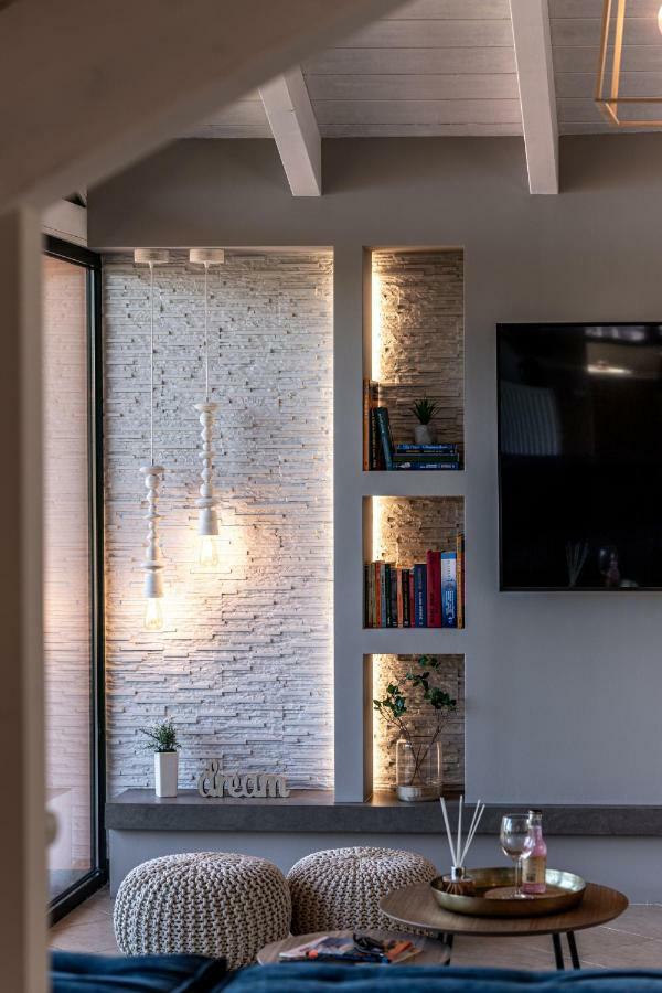 Gregory'S Loft Apartment Агия Анна Екстериор снимка