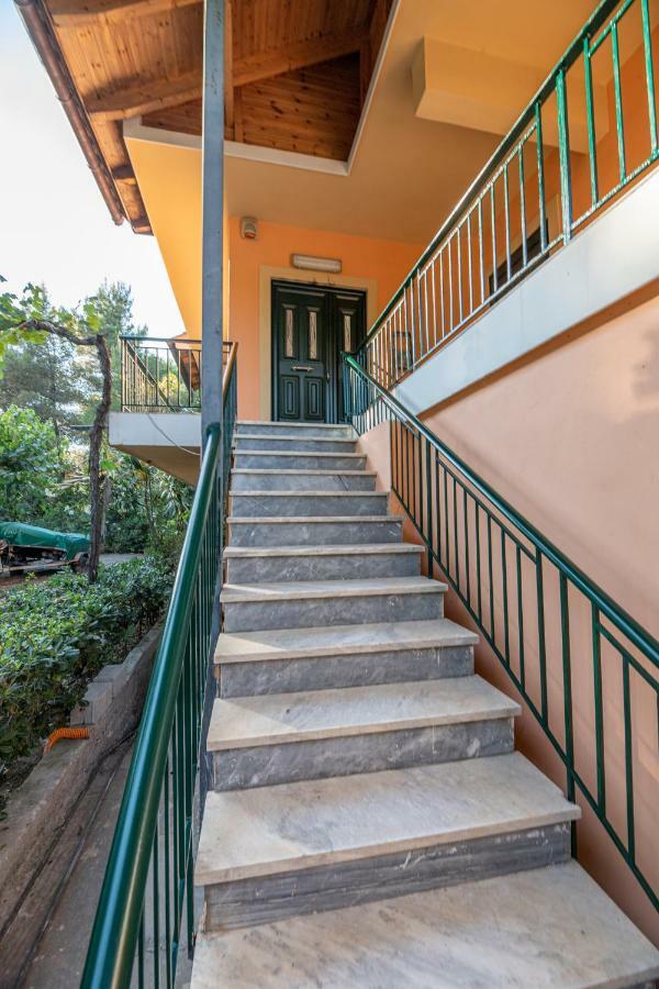 Gregory'S Loft Apartment Агия Анна Екстериор снимка
